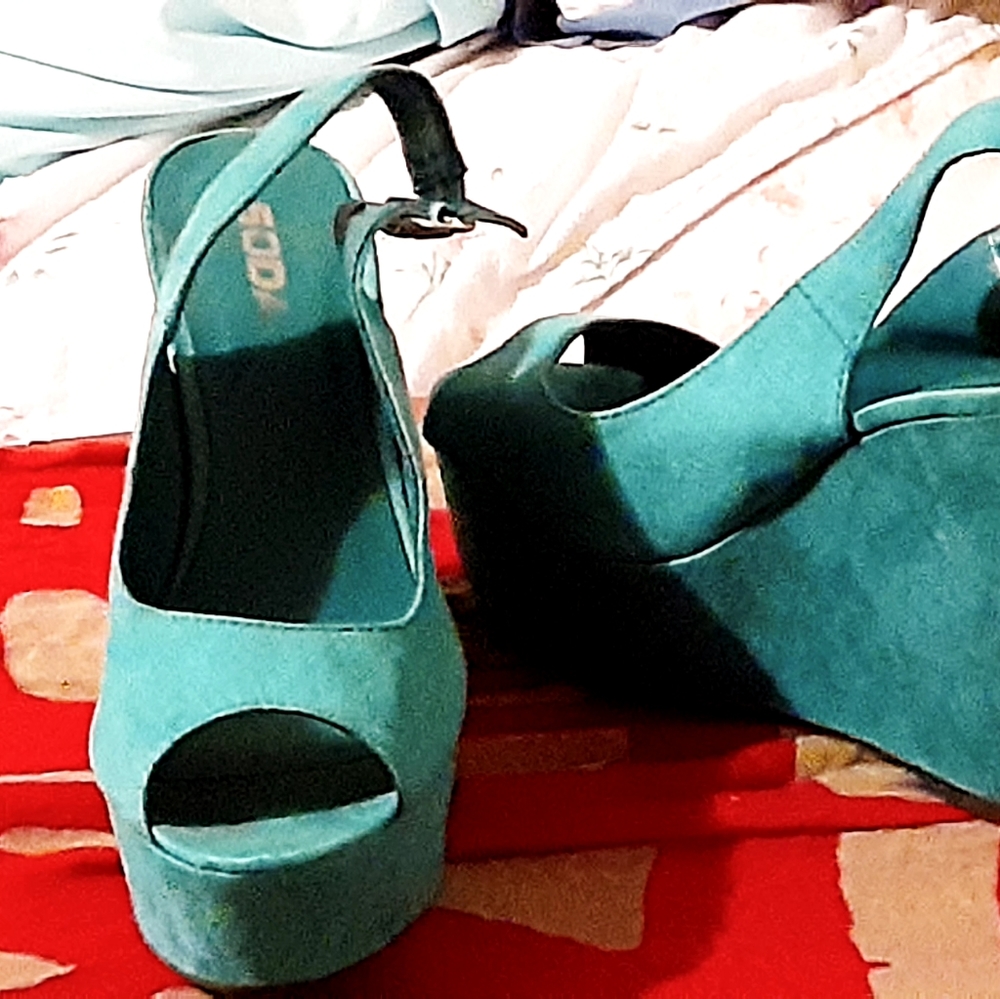 Wedge  4 inch heels